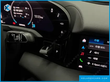 PORSCHE TAYCAN BASE