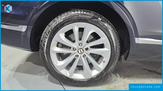 BENTLEY BENTAYGA 4.0 V8
