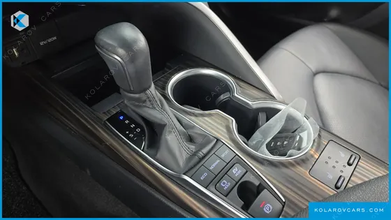 TOYOTA CAMRY 2.5 XLE HYBRID