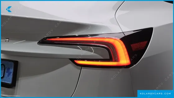 TESLA MODEL 3 RWD