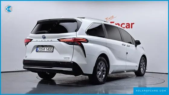 TOYOTA SIENNA 2.5 HYBRID AWD