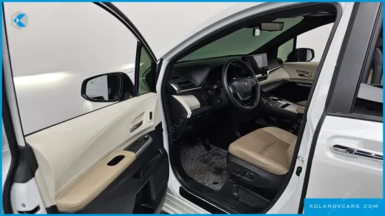 TOYOTA SIENNA 2.5 HYBRID AWD