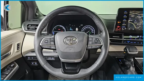 TOYOTA SIENNA 2.5 HYBRID AWD