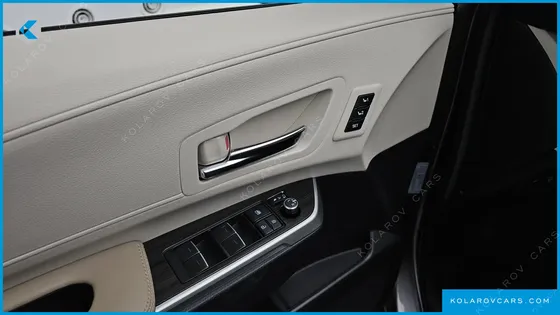 TOYOTA SIENNA 2.5 HYBRID 2WD