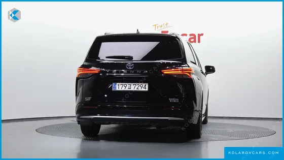 TOYOTA SIENNA 2.5 HYBRID AWD