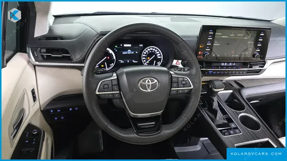 TOYOTA SIENNA 2.5 HYBRID AWD