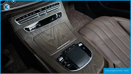 MERCEDES E-CLASS E300E 4MATIC EXCLUSIVE