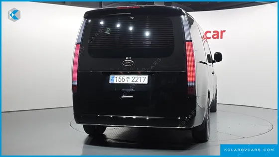 HYUNDAI STARIA LOUNGE 7-SEATER