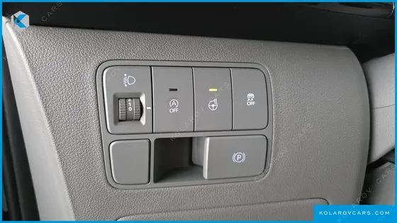 HYUNDAI STARIA LOUNGE 7-SEATER