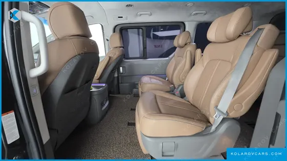 HYUNDAI STARIA LOUNGE 7-SEATER