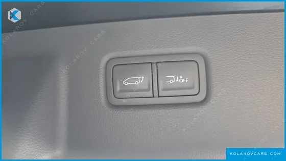 HYUNDAI STARIA LOUNGE 7-SEATER