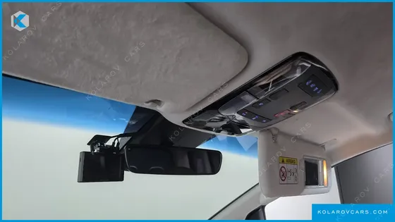 HYUNDAI STARIA LOUNGE 7-SEATER
