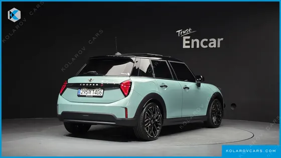 MINI COOPER 5 DOOR FAVOURED