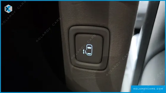 HYUNDAI STARIA HEV 1.6 LOUNGE 9-SEATER