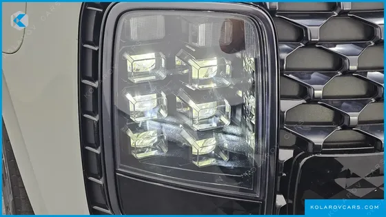 HYUNDAI STARIA HEV 1.6 LOUNGE 9-SEATER