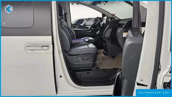 HYUNDAI STARIA HEV 1.6 LOUNGE 9-SEATER