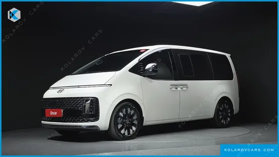HYUNDAI STARIA LOUNGE 9-SEATER