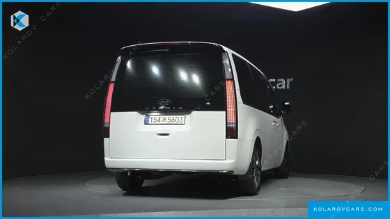 HYUNDAI STARIA LOUNGE 9-SEATER
