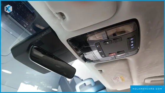 HYUNDAI STARIA LOUNGE 9-SEATER