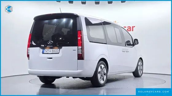 HYUNDAI STARIA 4WD TOURER 9-SEATER