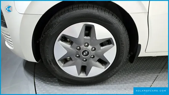 HYUNDAI STARIA 4WD TOURER 9-SEATER