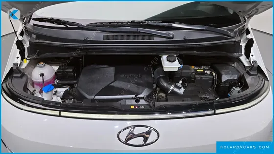 HYUNDAI STARIA 4WD TOURER 9-SEATER