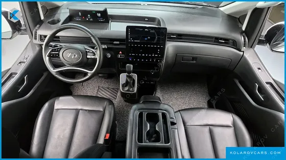 HYUNDAI STARIA 4WD TOURER 9-SEATER