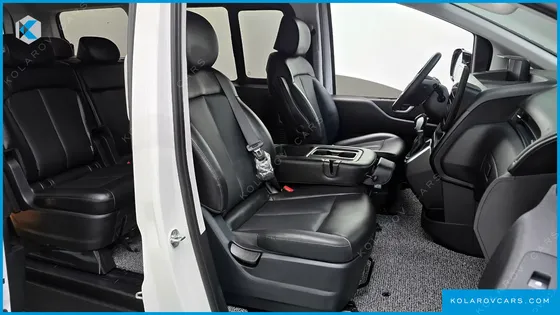 HYUNDAI STARIA 4WD TOURER 9-SEATER
