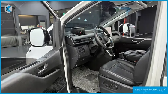 HYUNDAI STARIA 4WD TOURER 9-SEATER