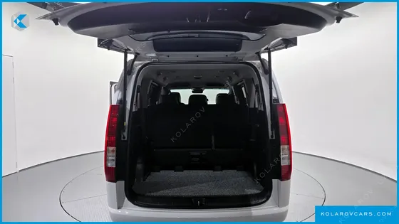 HYUNDAI STARIA 4WD TOURER 9-SEATER