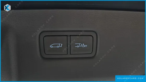 HYUNDAI STARIA LOUNGE 7-SEATER