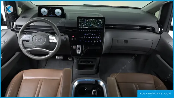 HYUNDAI STARIA 4WD LOUNGE 9-SEATER