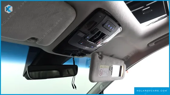 HYUNDAI STARIA 4WD LOUNGE 9-SEATER