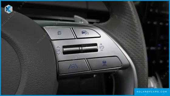 HYUNDAI STARIA 4WD LOUNGE 9-SEATER