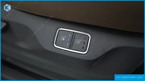 HYUNDAI STARIA 4WD LOUNGE 9-SEATER