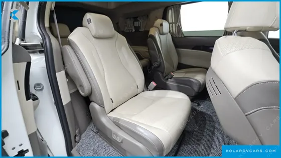 KIA CARNIVAL 9-SEATER HI-LIMOUSINE