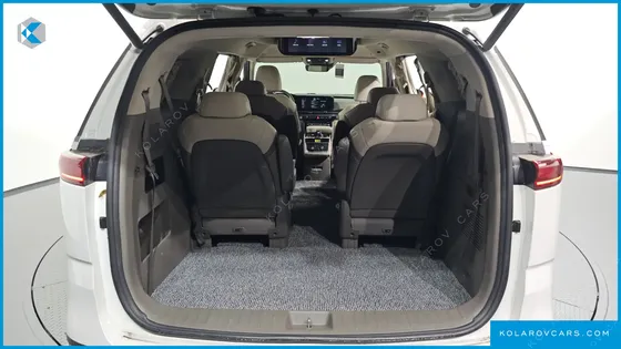 KIA CARNIVAL 9-SEATER HI-LIMOUSINE