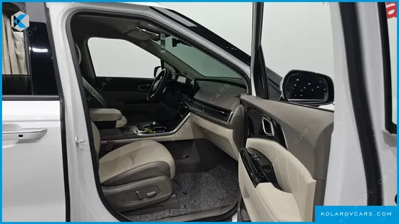 KIA CARNIVAL 9-SEATER HI-LIMOUSINE