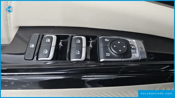 KIA CARNIVAL 9-SEATER HI-LIMOUSINE