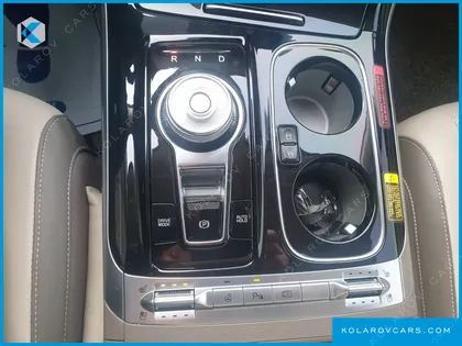 KIA CARNIVAL GASOLINE 9-SEATER HI-LIMOUSINE