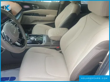 KIA CARNIVAL GASOLINE 9-SEATER HI-LIMOUSINE