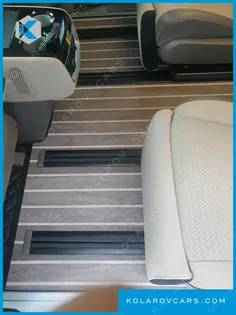 KIA CARNIVAL GASOLINE 9-SEATER HI-LIMOUSINE