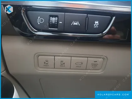 KIA CARNIVAL GASOLINE 9-SEATER HI-LIMOUSINE