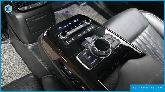 GENESIS EQ900 5.0 GDI AWD