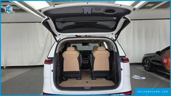 KIA CARNIVAL GASOLINE 9-SEATER SIGNATURE