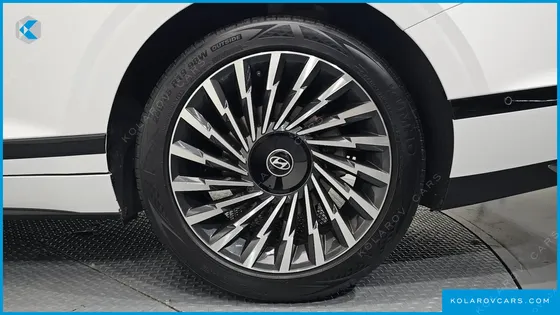HYUNDAI GRANDEUR 2,5 GASOLINE 2WD