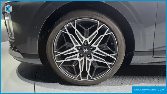 HYUNDAI GRANDEUR 2,5 GASOLINE 2WD