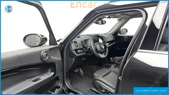 MINI COUNTRYMAN CLASSIC PLUS LAUNCH PACK