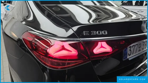 MERCEDES E-CLASS E300 4MATIC AMG LINE
