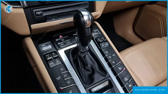 PORSCHE MACAN 2.0